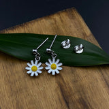 Dainty Daisy Earrings