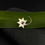 Pretty Flower Nose Pin (black)
