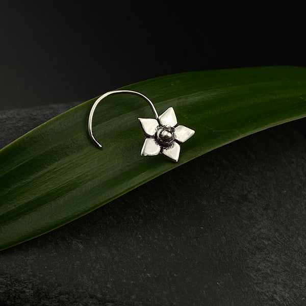 Silver Flower Nose Pin – Gypsy Maal