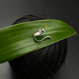 Small Paisley Nose clip-on