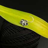Black Petals Nose Pin