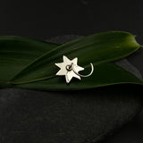 Pretty Flower Nose Pin (black)