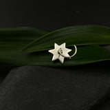 Pretty Flower Nose Pin (red)