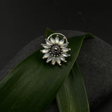 Shell Sunflower Nose Pin