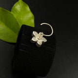 Emerald Petals Nose Pin