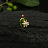 Tota-Rani Screw Nose Pin (Right Piercing)