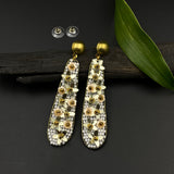 Flower Struck Earrings (white)