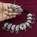 Artistic Lotus Choker Set