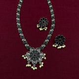 Black Flower Power Necklace Set