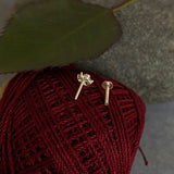 Small Green & Zircon Flower Nose Pin