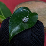 Zircon Leaf Nose Pin