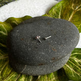 Small Green & Zircon Flower Nose Pin